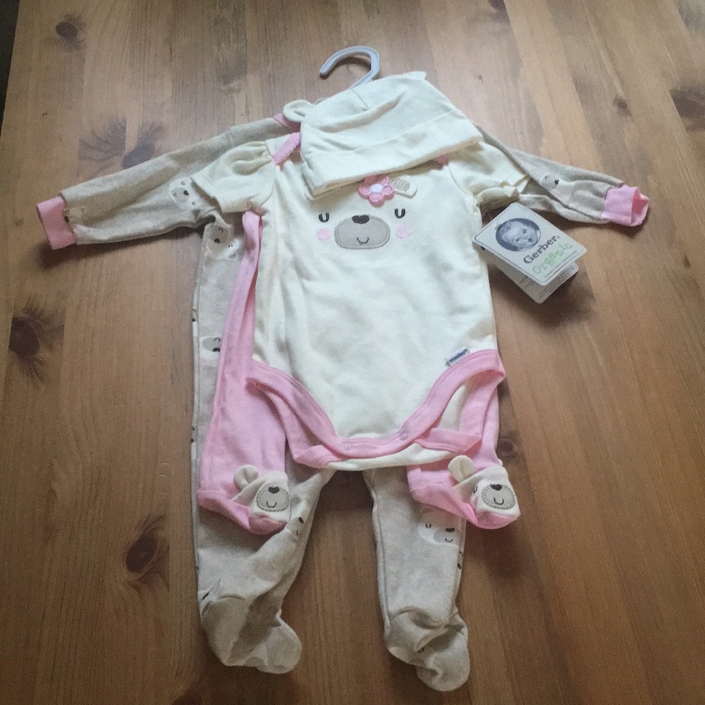 Gerber Organic 4 piece set *girls*